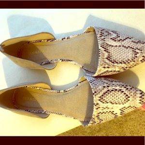 Brand New Old Navy Sz. 10 Pointed Toe Flats